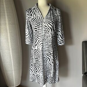 J. McLaughlin Women’s 3/4 Sleeve Collard Zebra Dress